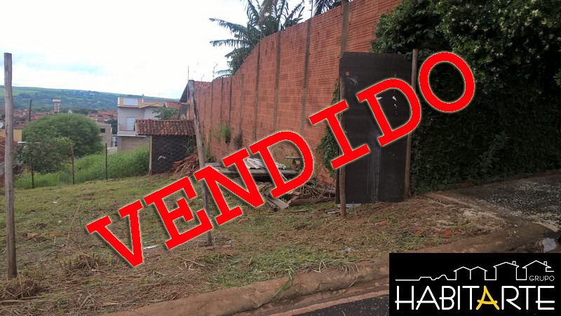 Vende-se terreno no Jardim da Colina