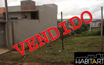 Vende-se terreno no Jardim da Colina